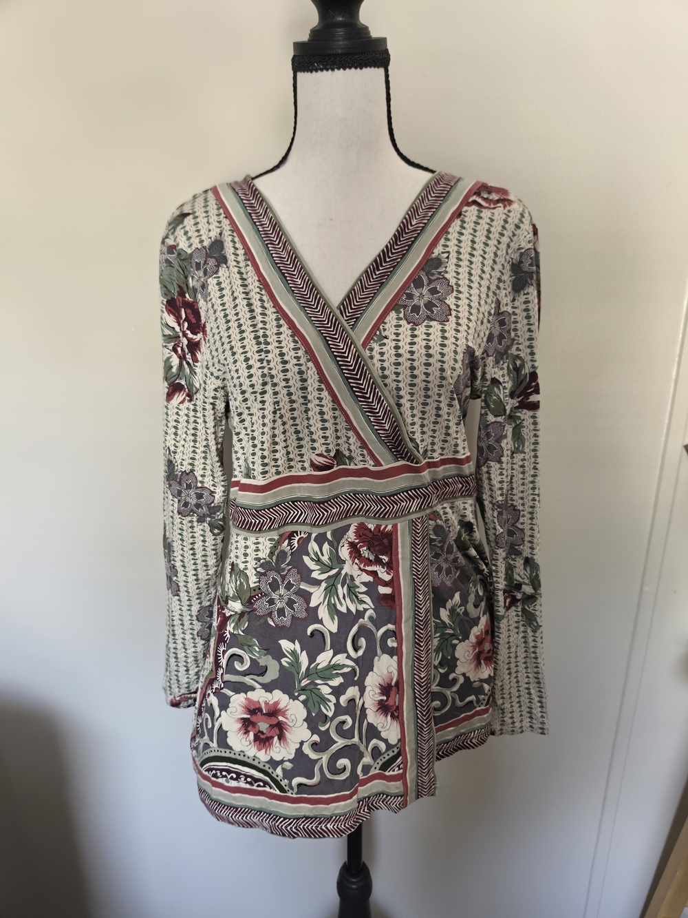 Bandolino Women's Multicolor Floral V-Neck Tie Wrap Knit Stretch Tunic L